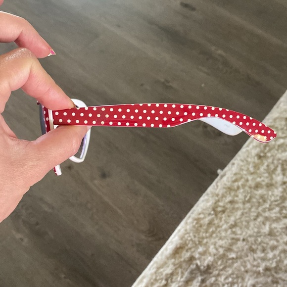 🔥SUMMER HEART SUNGLASSES🔥 - Picture 3 of 3